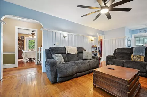 Entry Way - 90 Point Ave, Warwick, RI 02889 photo 1 of 3