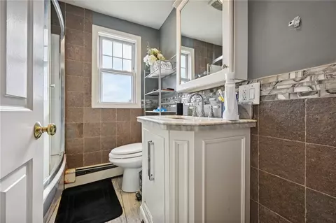 Bath - 90 Point Ave, Warwick, RI 02889 photo 1 of 1