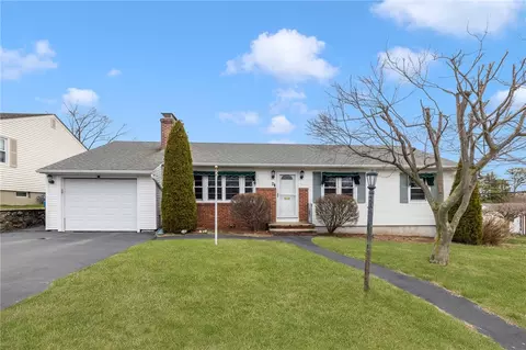 7 Salem Ave, Cranston, RI 02920