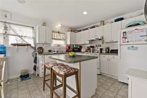 14 Meadowview Ter, Westerly, RI 02891 photo 10