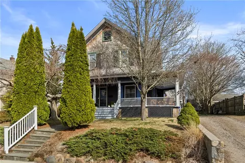 33 Highland Ave, Westerly, RI 02891
