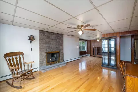 40 Centre St, Rumford, RI 02916