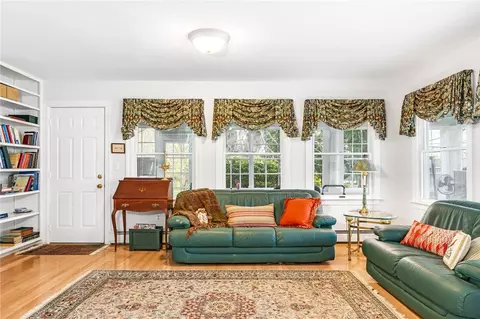 Living - 35 Touisset Rd, Warren, RI 02885 photo 2 of 4