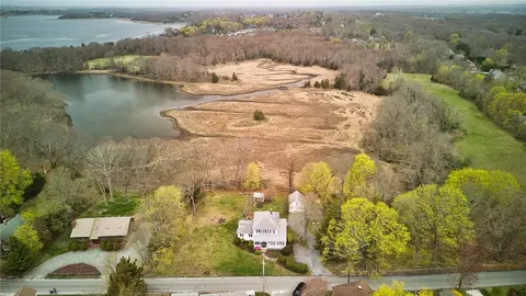 View/Area - 35 Touisset Rd, Warren, RI 02885 photo 2 of 9