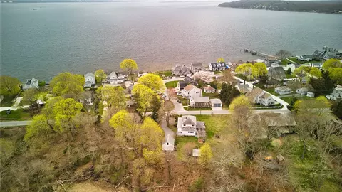 View/Area - 35 Touisset Rd, Warren, RI 02885 photo 8 of 9