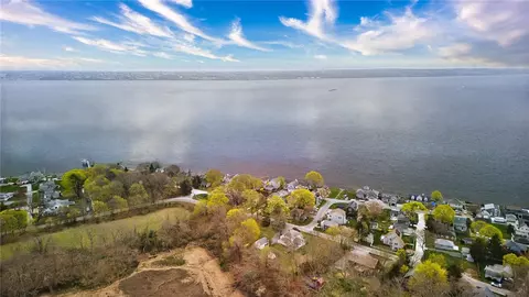 View/Area - 35 Touisset Rd, Warren, RI 02885 photo 9 of 9