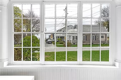 Exterior - 35 Touisset Rd, Warren, RI 02885 photo 4 of 5