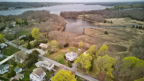 View/Area - 35 Touisset Rd, Warren, RI 02885 photo 4 of 9