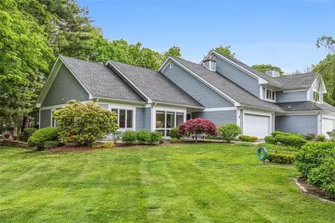 26 Bagy Wrinkle Cv, Warren, RI 02885