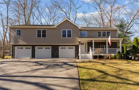 15 Dayton Ave, Johnston, RI 02919