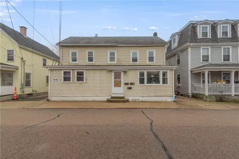 84 Pierce St, Westerly, RI 02891