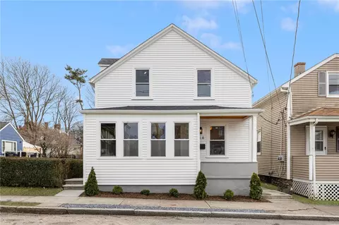 15 Sheffield Ave, Newport, RI 02840
