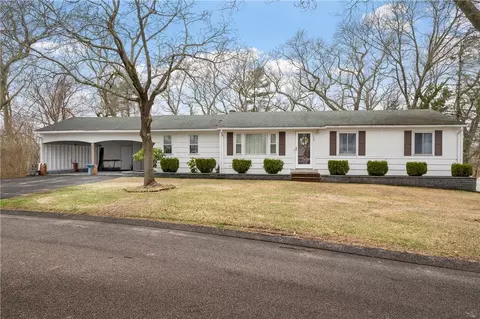 158 Hilton Rd, Warwick, RI 02889