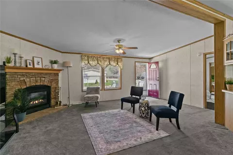 7 Giovanni Rose Ct, Coventry, RI 02816