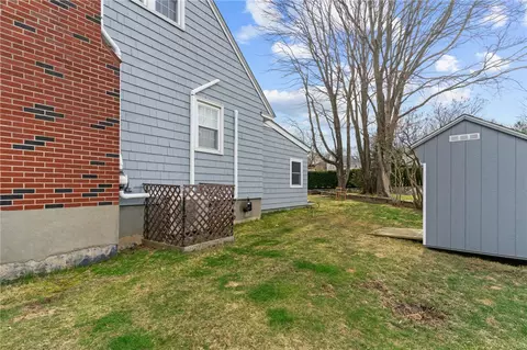 8 Penston Ave, Westerly, RI 02891 photo 9