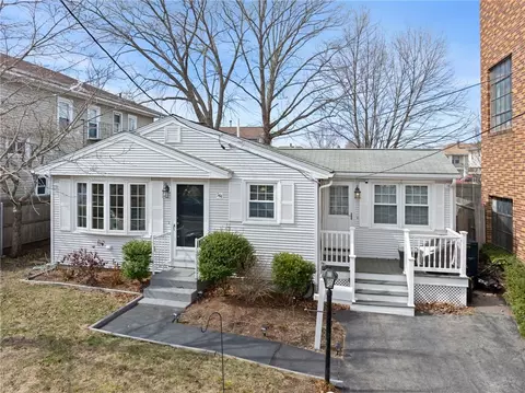544 Daggett Ave, Pawtucket, RI 02861
