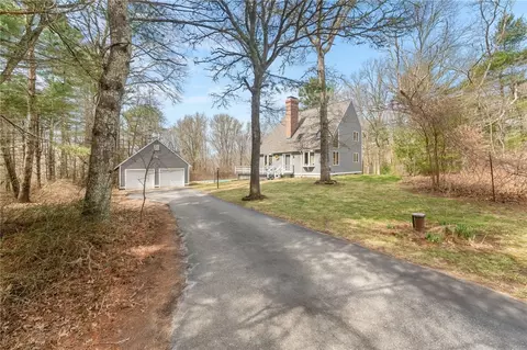 18 Zackery Bnd, Charlestown, RI 02813
