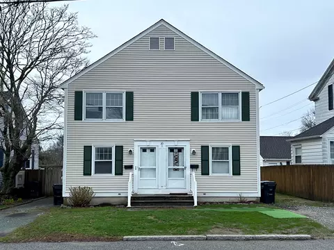 10 Sagamore St, Newport, RI 02840