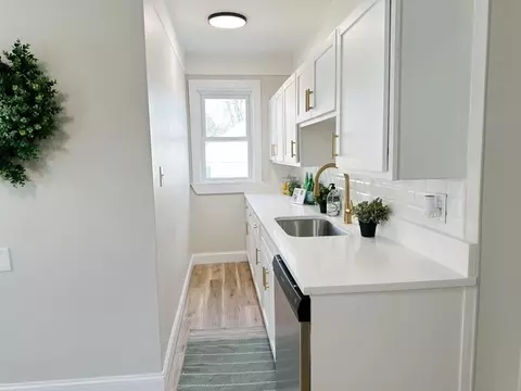 Kitchen - 31 Fairlawn Ave, Woonsocket, RI 02895 photo 4 of 7
