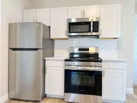 Kitchen - 31 Fairlawn Ave, Woonsocket, RI 02895 photo 6 of 7