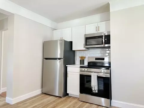 Kitchen - 31 Fairlawn Ave, Woonsocket, RI 02895 photo 3 of 7