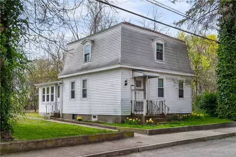 75 Duane St, East Greenwich, RI 02818