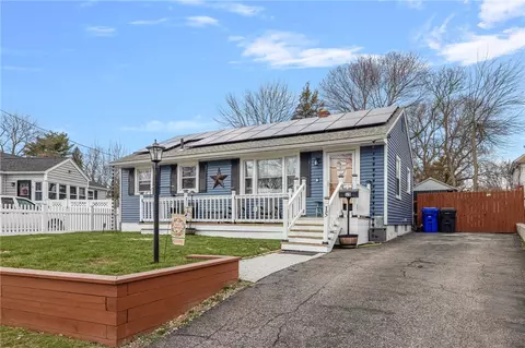 15 White Ct, North Providence, RI 02911