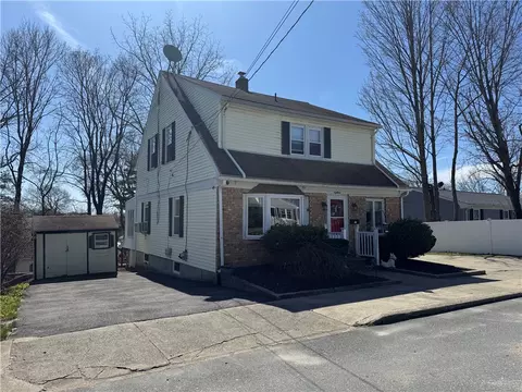 18 South St, Cranston, RI 02920