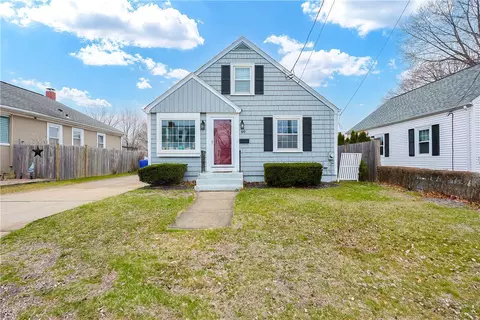 60 Clarner St, Pawtucket, RI 02861