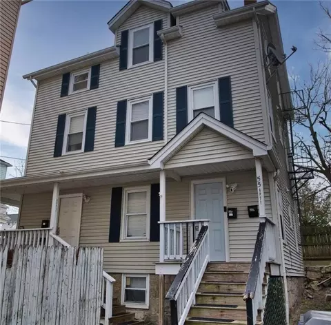55 Tremont St, Fall River, MA 02720
