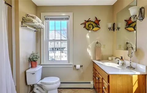 Bath - 92 Water St, Warren, RI 02885 photo 2 of 2