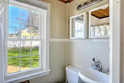 Bath - 92 Water St, Warren, RI 02885 photo 1 of 2
