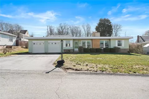 33 Hilltop Ave, West Warwick, RI 02893
