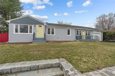 44 N Williams St, Johnston, RI 02919
