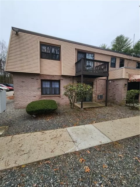 11 Apple Valley Pkwy #2, Greenville, RI 02828