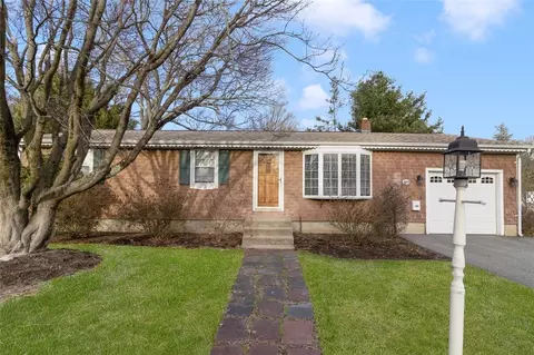 234 Lake Garden Dr, Cranston, RI 02920