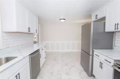 Entry Way - 114 Covington Dr, Warwick, RI 02886 photo 1 of 2