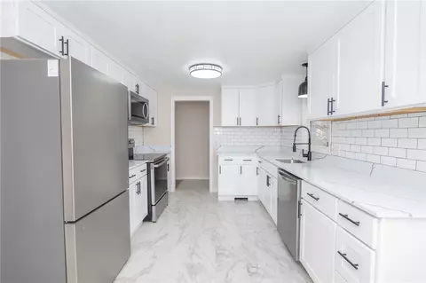 Kitchen - 114 Covington Dr, Warwick, RI 02886 photo 3 of 3