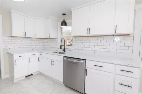 Kitchen - 114 Covington Dr, Warwick, RI 02886 photo 1 of 3