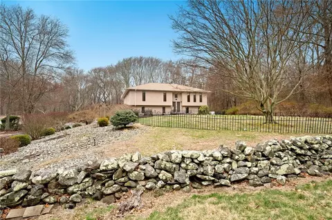 365 Snuff Mill Rd, Saunderstown, RI 02874