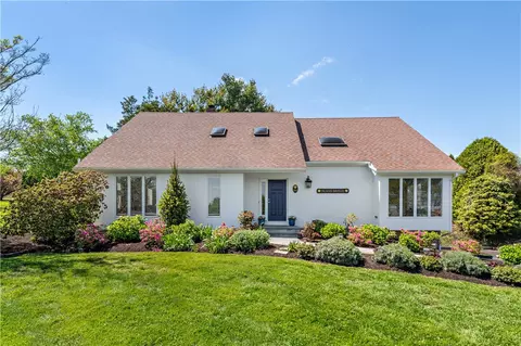 180 Taylor Rd, Portsmouth, RI 02871
