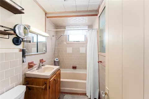 Bath - 77 Sidney Ave, Woonsocket, RI 02895 photo 2 of 2