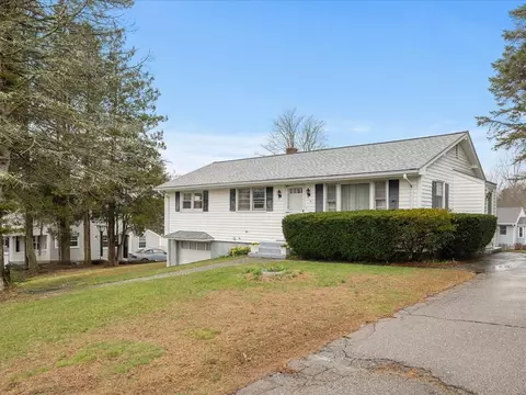 8 Ashel St, Westerly, RI 02891 photo 2
