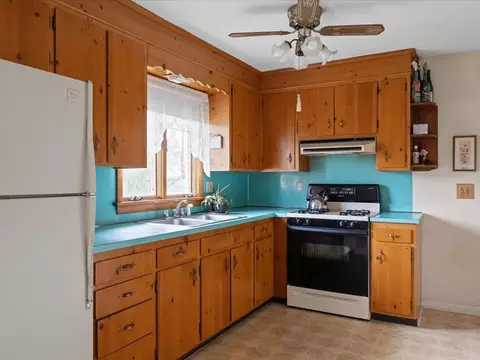 8 Ashel St, Westerly, RI 02891 photo 5
