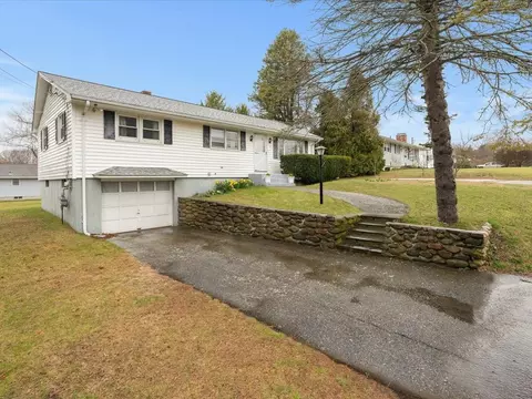 8 Ashel St, Westerly, RI 02891 photo 3