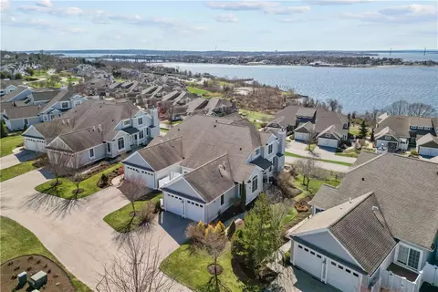 47 Watermark Dr, Tiverton, RI 02878