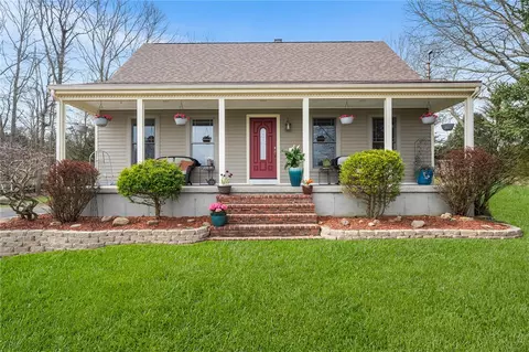 25 Sandy Ln, Bristol, RI 02809