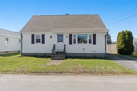 287 Woodward Ave, East Providence, RI 02914