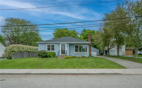 14 Dexter St, Newport, RI 02840