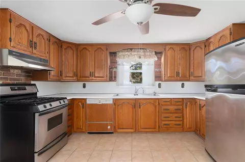 865 Main Ave, Warwick, RI 02886 photo 16